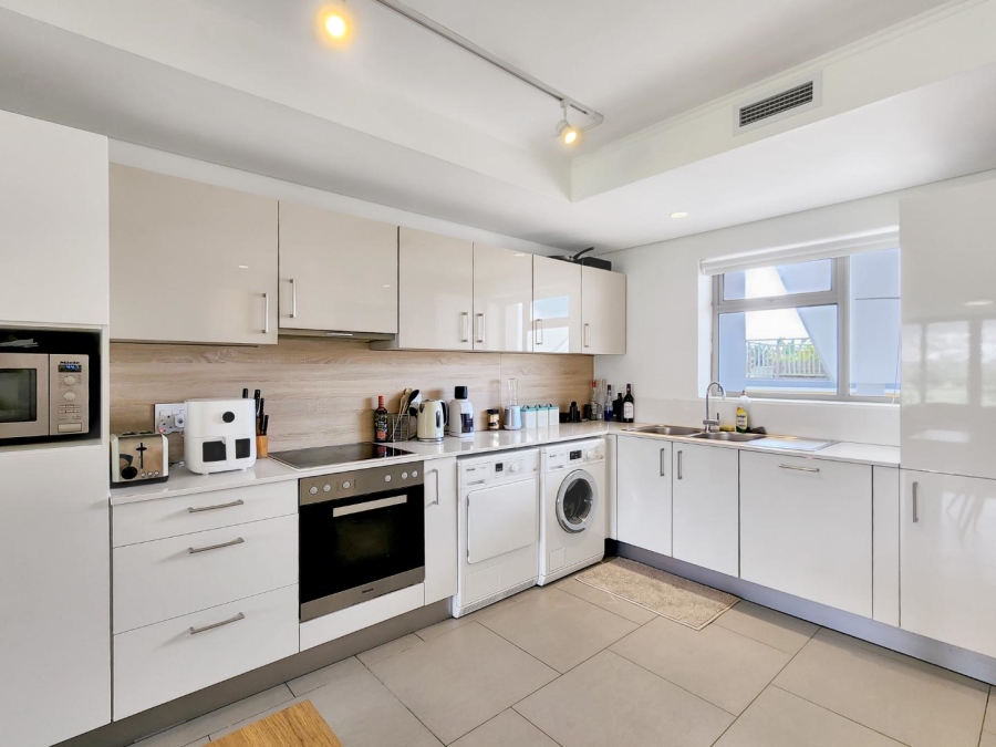 To Let 2 Bedroom Property for Rent in Mouille Point Western Cape